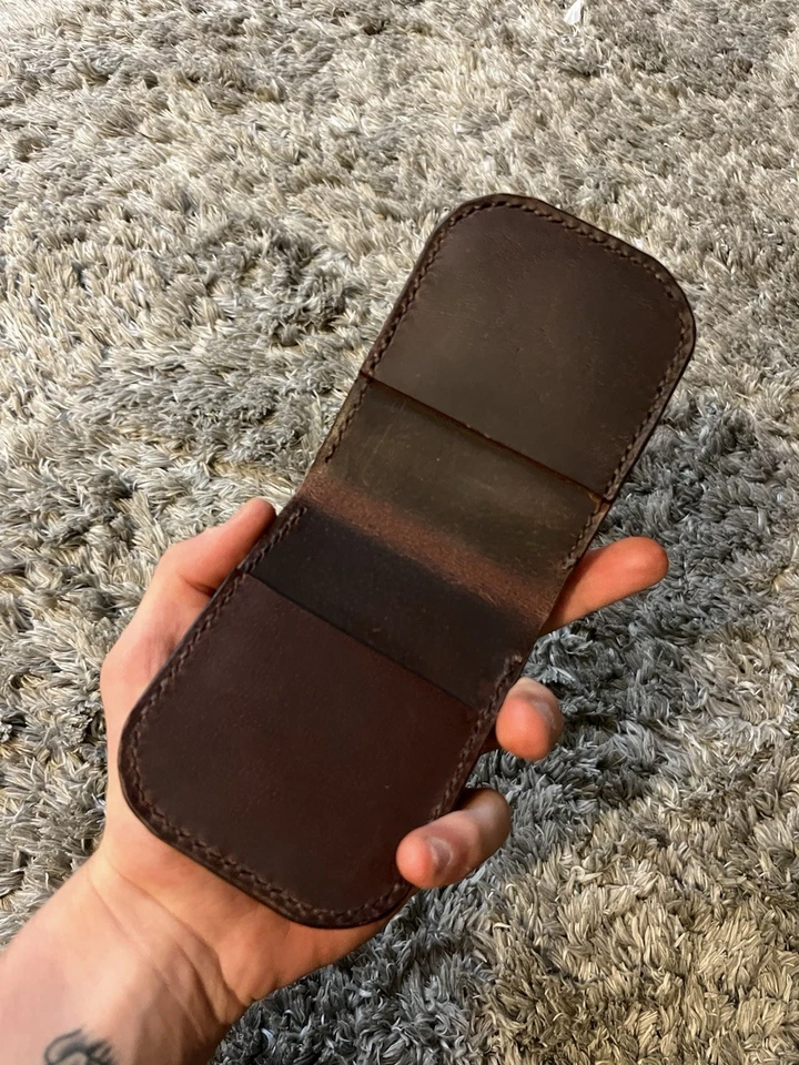 Cartera de cuero rústico hecha a mano en EE. UU. cosida a mano.  Único en su clase Foto 3 de 4