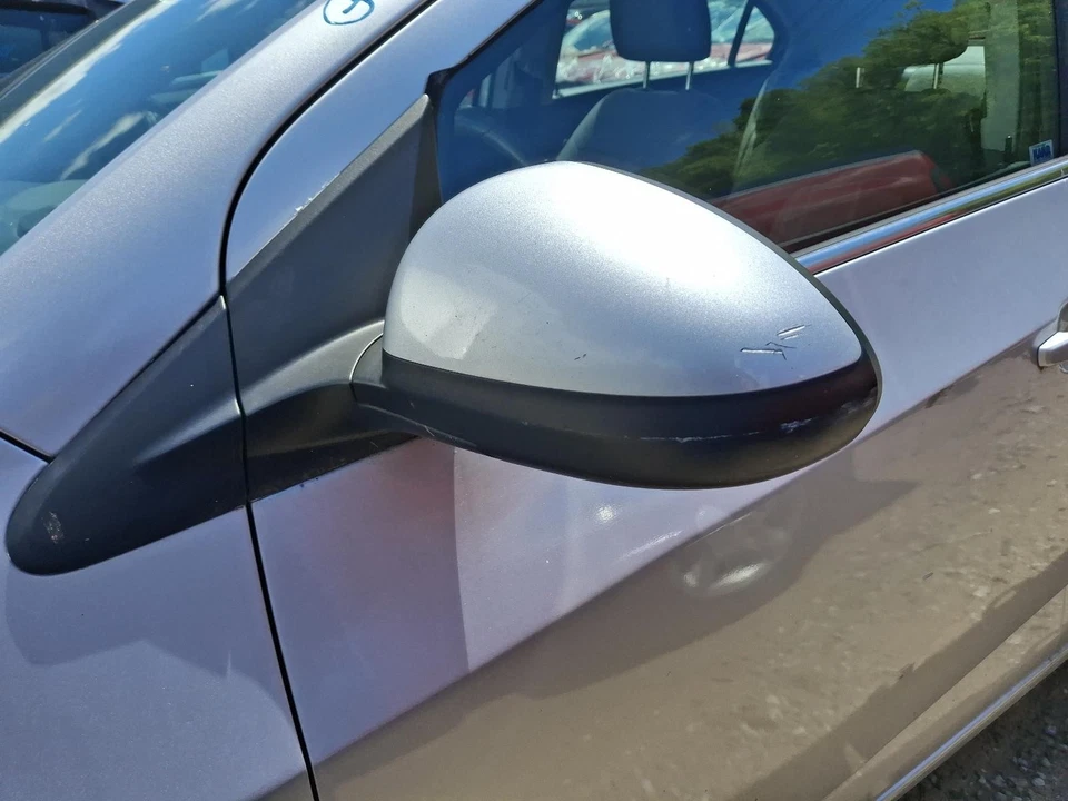 Espejo retrovisor izquierdo usado se adapta a: Chevrolet Sonic Power 2012 grado A izquierdo Foto 2 de 4