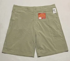NWT Hawaiian Island Creations HIC Chiba Shorts Size 40 X 10 Stone Light Olive