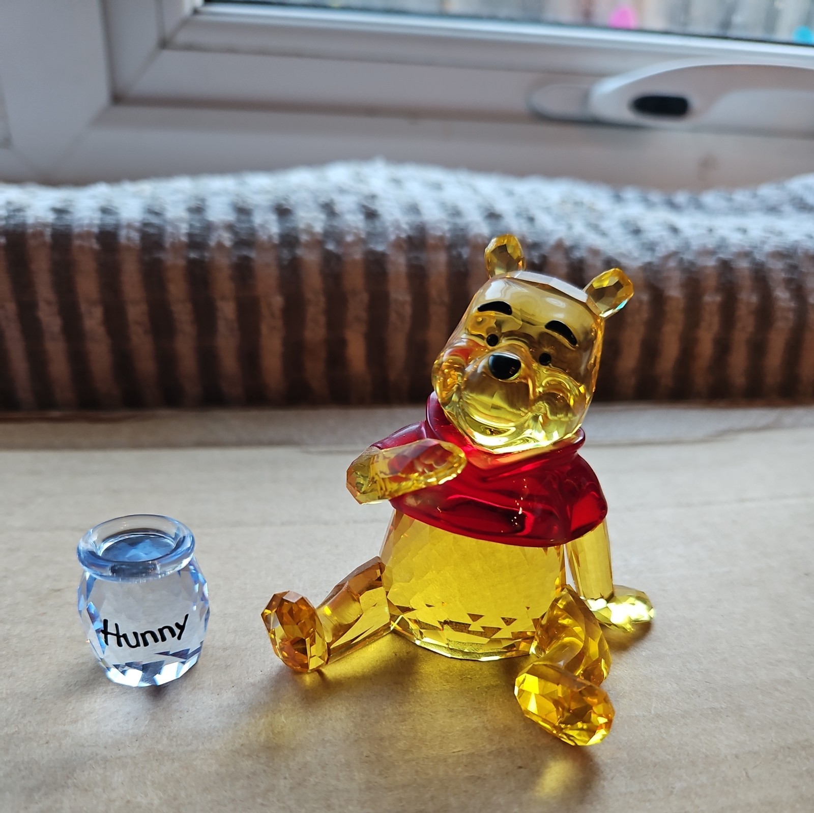 Swarovski Disney Crystal ~ Winnie the Pooh & Hunny Pot