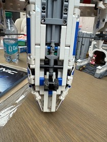 LEGO 42025 - Technic - Cargo Plane - Working with Manual