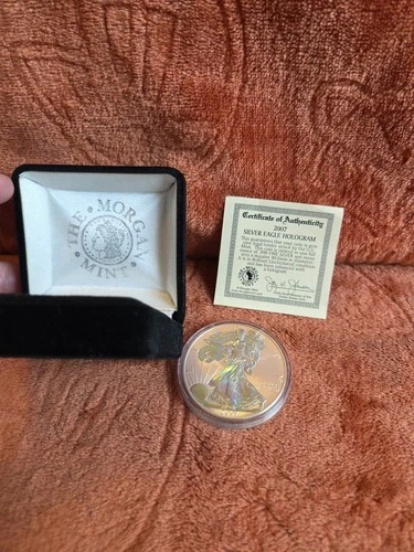 2007- 1 oz Of .999 Fine Silver. Silver Eagle Hologram w/cert Of Authenticity.