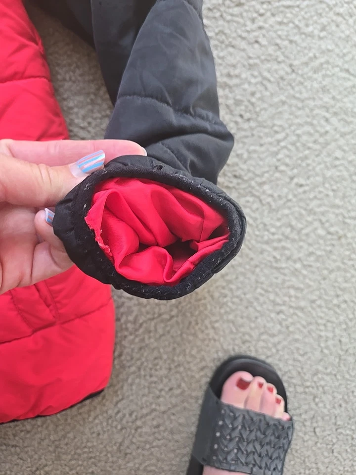 Boys UNDER ARMOUR Full Zip Hooded Coat Puffer - Youth S - Red Black - Image 2 of 4