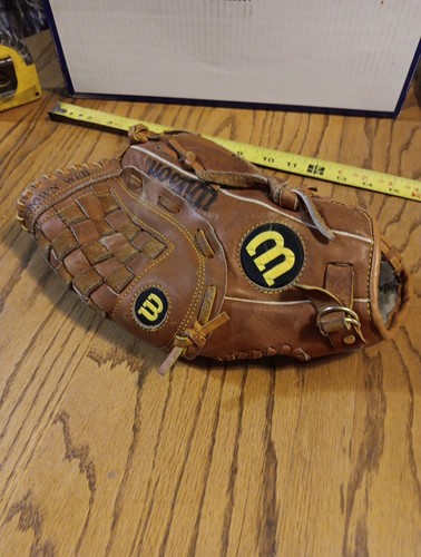 Wilson Kids Ball Glove A2125 AS31. SELECT PREMIUM STEERHIDE. ADVISORY STAFF - Picture 2 of 12
