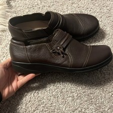 NWOT Clarks Women's, Cheyn Madi Low Heel Slip on Shoes