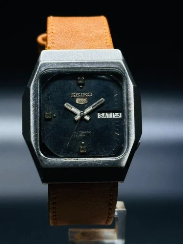 Pre-Owned Vintage Seiko 5 Automatic ,Day/Date CAL- 7009 ,Men's Wrist Watch