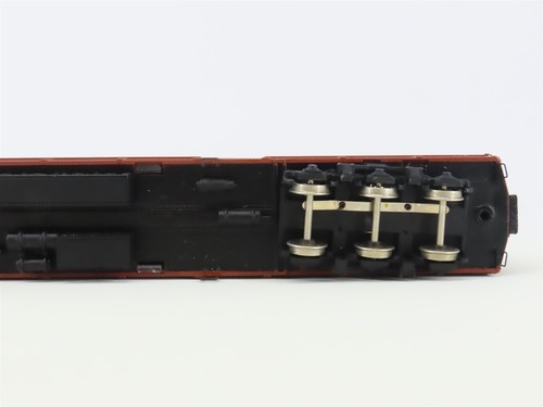 HO Scale Bachmann Spectrum 89001 PRR Pennsylvania Combine Passenger #9939 - Picture 10 of 11