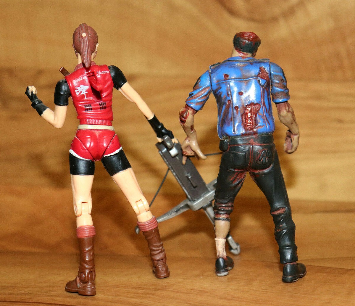 Action Figure Claire Redfield E Zombie Cop Resident Evil 2