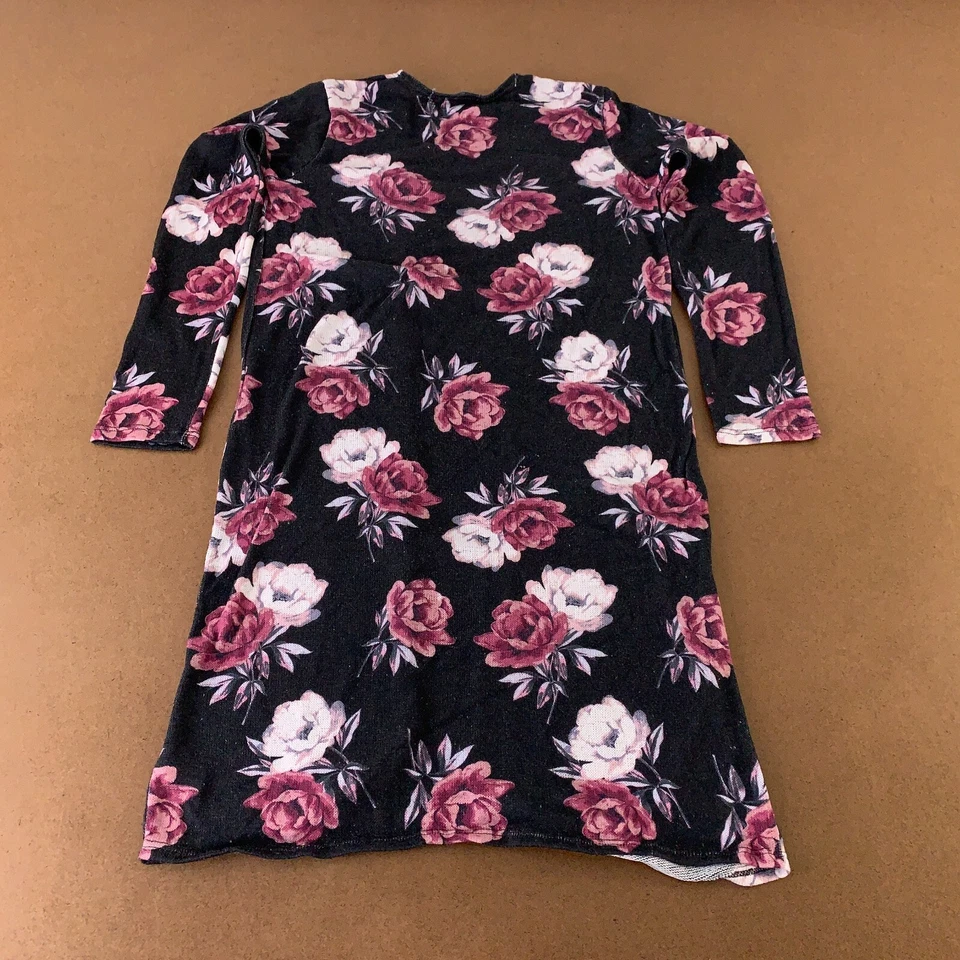 Cárdigan largo Charlotte Russe para mujer talla pequeña negro rosa floral frente abierto Foto 3 de 4