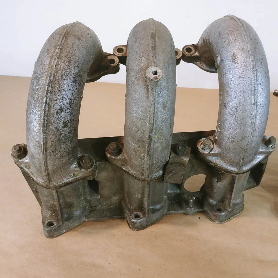 OEM 1971 1975-76 BMW 3.0 Si colector de admisión tipo inyectado 1256417225 1256420225 Foto 2 de 4