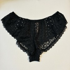 NWT Victoria s Secret M Black Lace-Up Cheeky Panty