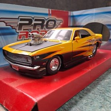 Maisto 1968 Chevrolet Camaro Z 1/24 Yellow Dragster Boxed