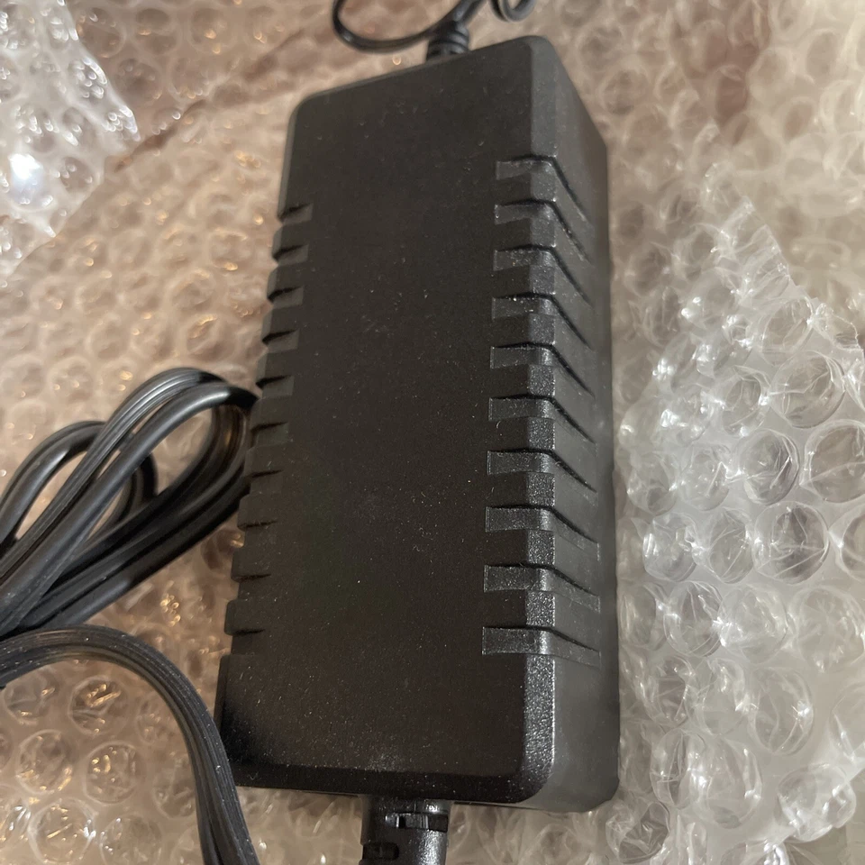 Cargador de fuente de alimentación adaptador CA/CC Delta Electronics modelo EADP-32DB A 12V 2.67 Foto 4 de 4