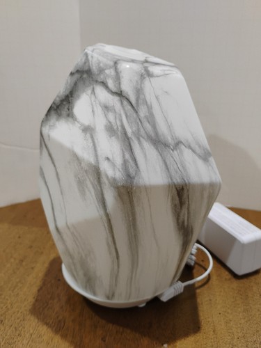 TJ Riley Essential Oil Diffuser, 500 Sq. Ft. Coverage, 8"H x 5"W x 5"D New - Picture 2 of 5