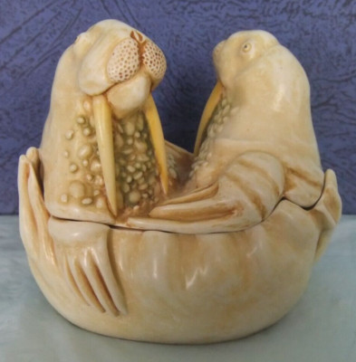 Vintage Harmony Kingdom Walrus Lidded Trinket Box - 'Tea for Two'