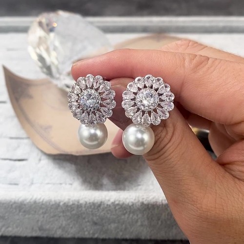 Boucles D'oreilles Stud Fleurs Zircon Cubique Or - Couleur Pêche, Fermoir Papillon, Neuf Sans Emballage