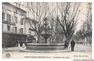 CAR-AEOP21-1052-30 - PONT-SAINT-ESPRIT - Fontaine du coq