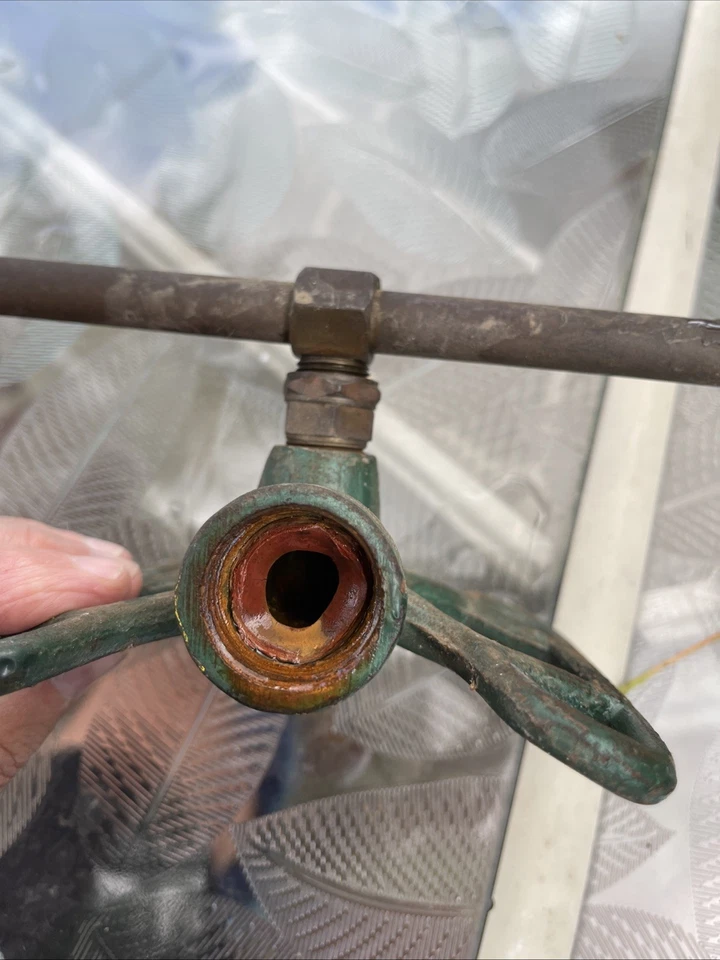 Antigo 1940s Ferro Fundido WD Allen Flecha Vermelha Gramado Jardim Grama Quintal Aspersor de Água - Imagem 4 de 4