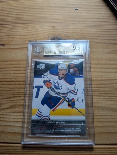 2015-16 Upper Deck Series 1 Young Guns Connor McDavid #201 BGS 9.5