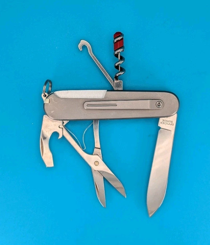 Navaja suiza compacta Victorinox personalizada multiherramienta 91 mm Foto 3 de 4
