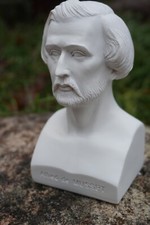 RE0480 FIGURINE STATUETTE REPRODUCTION ECRIVAIN  BUSTE ALFRED DE MUSSET POETE