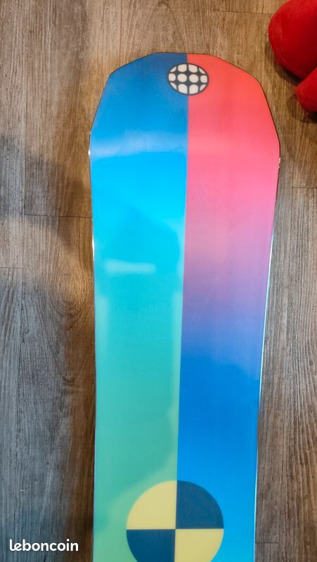 Snowboard Lobster Halldor Pro 2024 planche freestyle polyvalente homme pour park et poudreuse