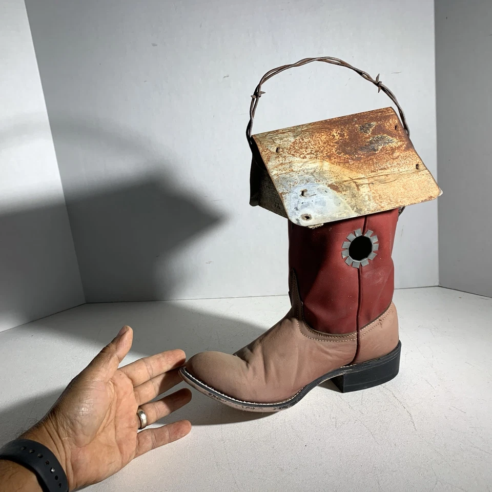 Bota de Vaquero Rústica Genuina De Colección Casa de Pájaros Decoración de Granja Occidental Foto 2 de 4