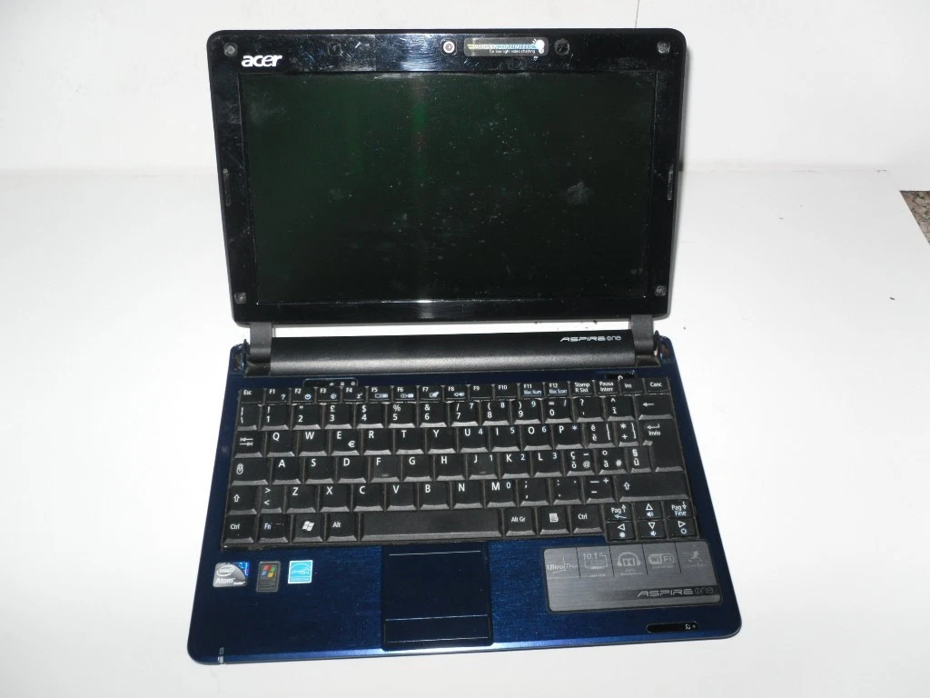 ISTYLE Mini Laptop 10.1 Pollici – Notebook Compatto Per Studenti, Display HD IPS, 2GB RAM, 64GB Memoria Espandibile, Mouse E Custodia Inclusi (Nero) - 2