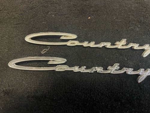 Ford Country Squire Nameplate FoMoCo # C3AB-7142529-A - Picture 2 of 5