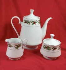 Lynns POINSETTIA HOLLY WREATH Tea set 3 pieces