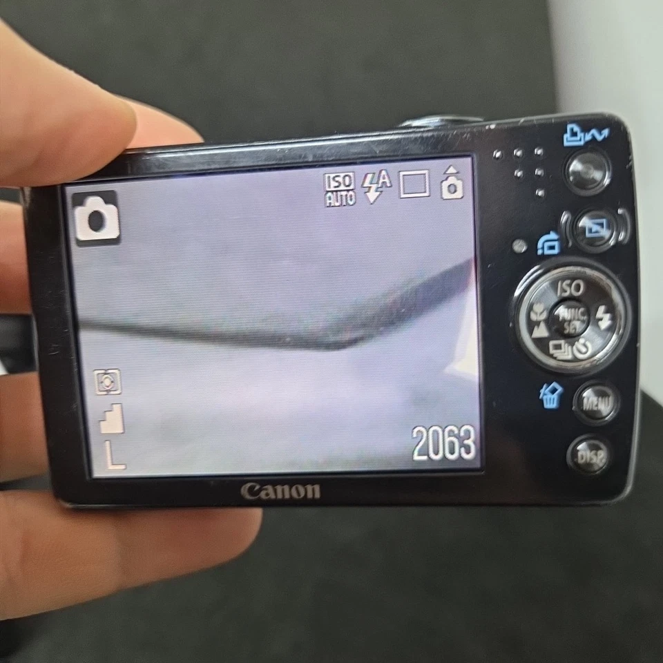 Canon PowerShot SD750 Digital ELPH 7.1 MP Camera Silver - NO CHARGER #1 - Image 3 of 4