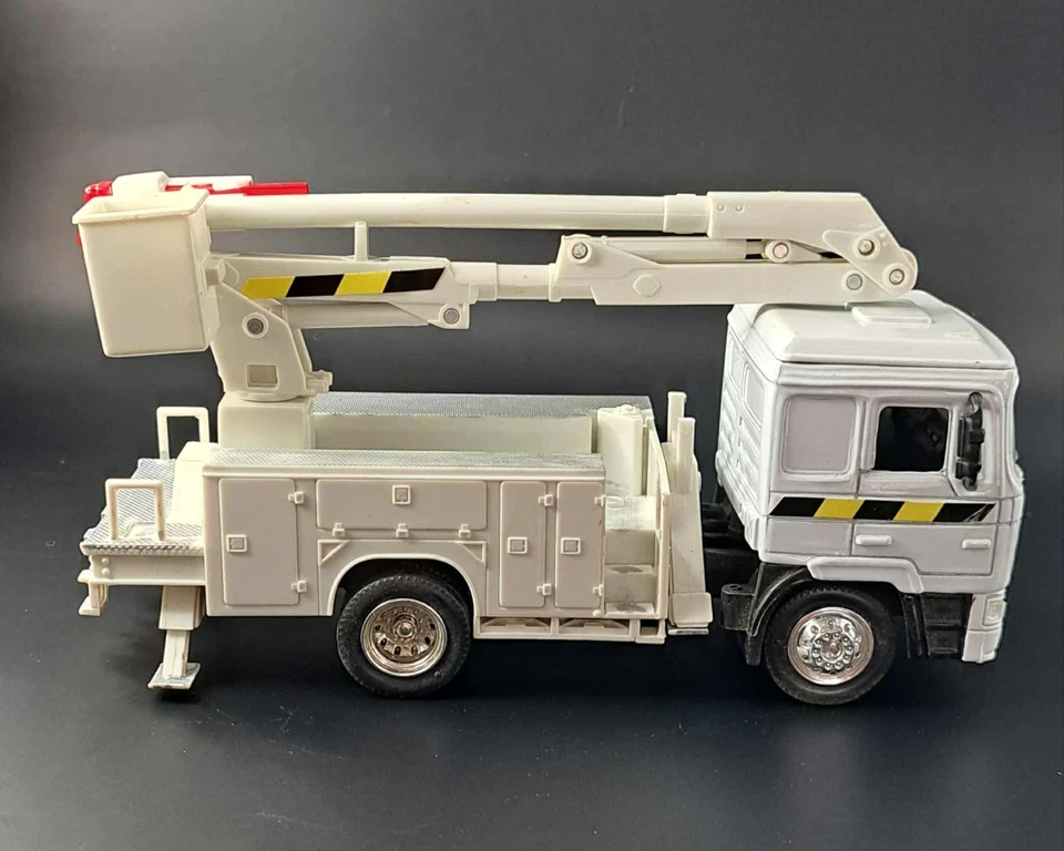 NEW RAY 15493 1/43 MAN F2000 CAMION ELEVATEUR PLATEFORME MOBILE 2000 LONGHAULER - Photo 4/4