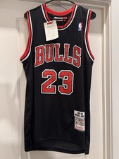 NEW Authentic Mitchell  Ness 1997-1998 Michael Jordan Chicago Bulls Jersey M 