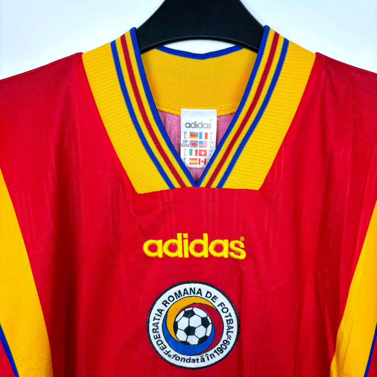 ルーマニア代表ユニフォーム（A）adidas 1996年頃のオリジナルボディ ルーマニア代表ユニフォーム（A）adidas 1996年頃のオリジナルボディ