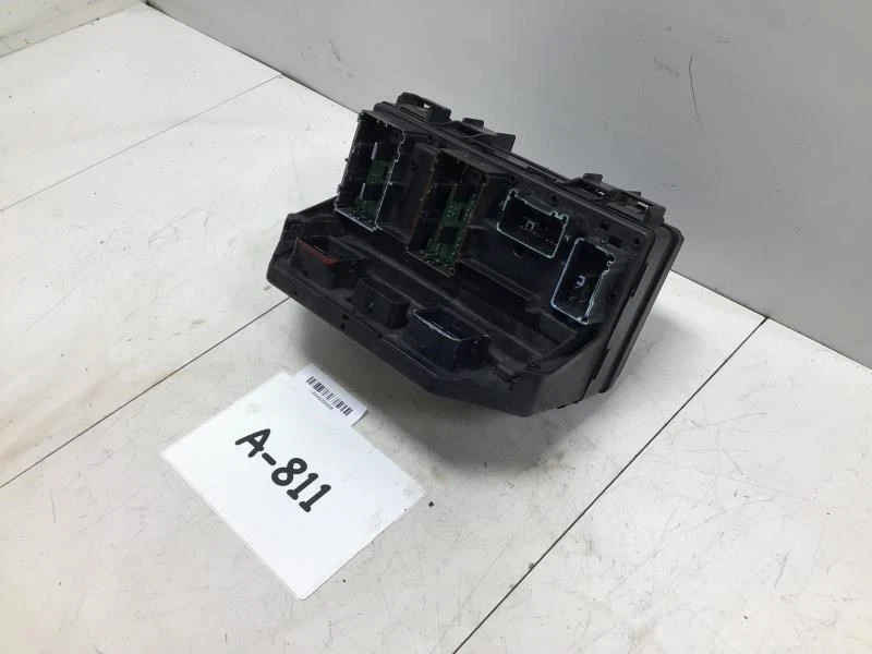 Jeep Liberty 2011 caja de fusibles de motor OEM+ Foto 2 de 4