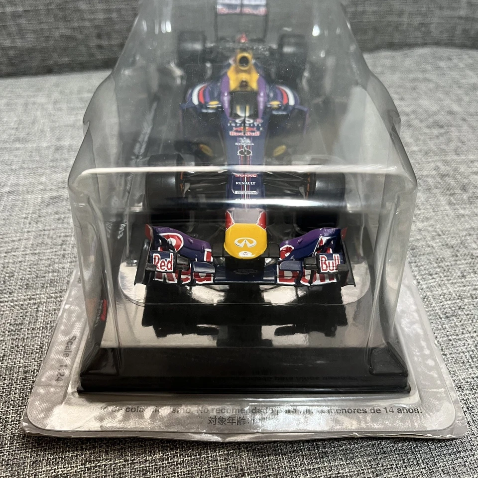 1/24 DeAGOSTINI Big Scale F1 #31 Red Bull Racing RB9 Sebastian Vettel model only - Image 3 of 4