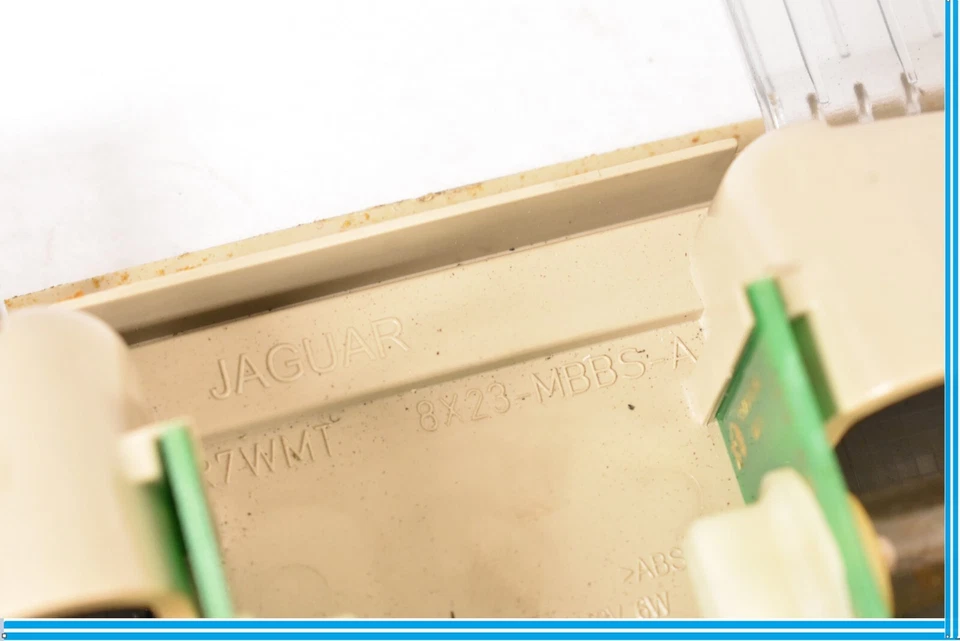 09-15 JAGUAR XF X250 后房顶灯 8X23-MBBS-A 原始设备制造商 — 第 4/4 张图片