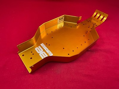 Team Associated RC10 classic  ALUMINUM GOLD PAN CHASSIS TUB 40th 60th rere new