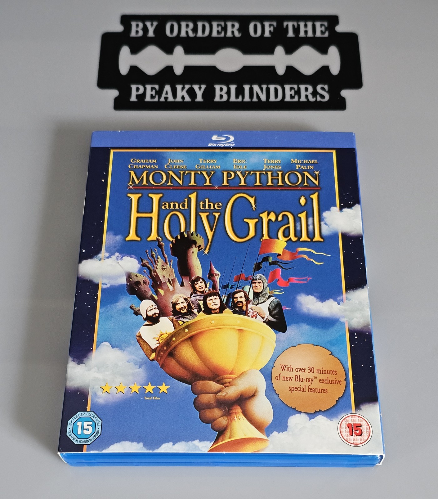 MONTY PYTHON AND THE HOLY GRAIL BLU-RAY