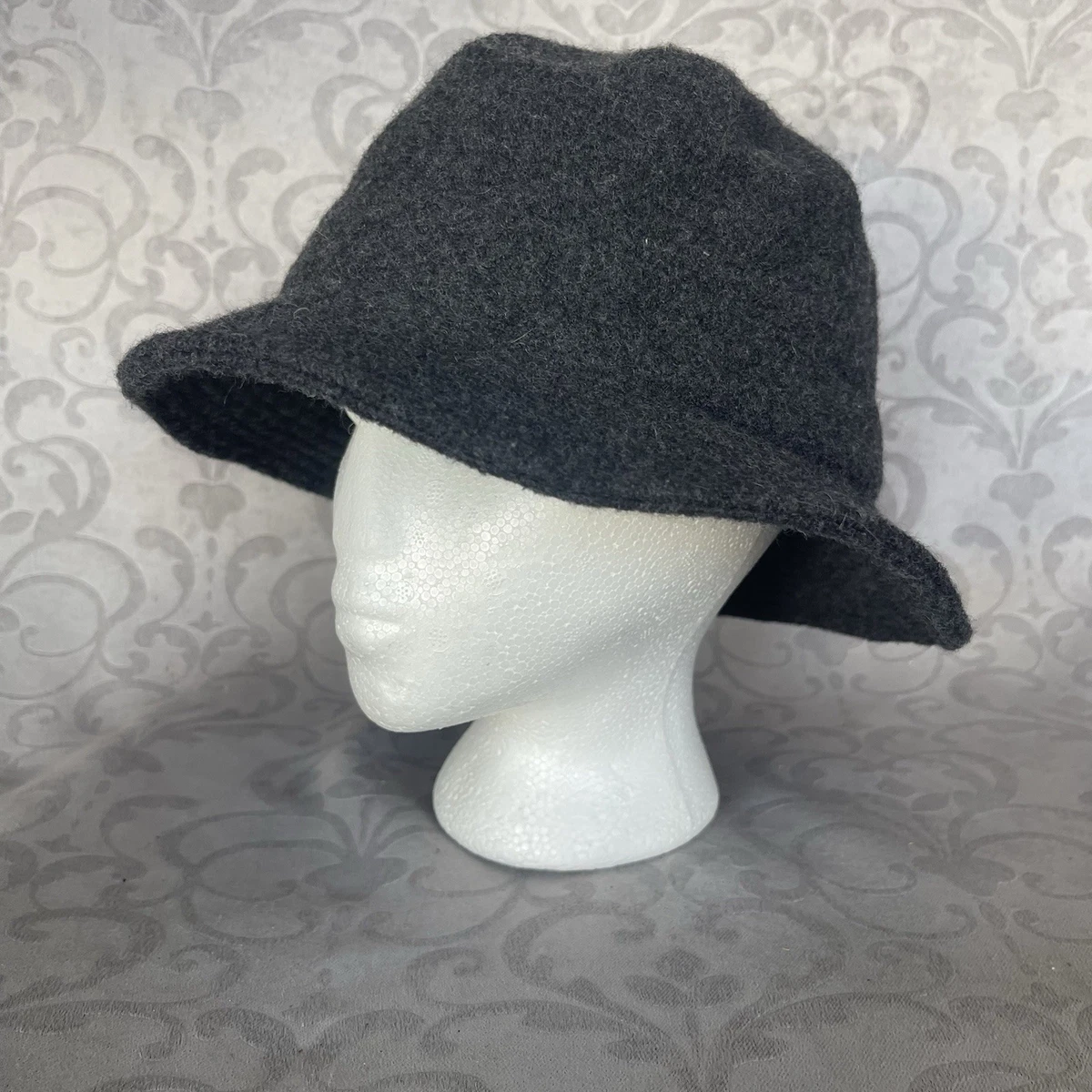 NWT $595 VALENTINO Fur Felt Bucket Hat! V Logo Bucket Hat | VALENTINO GARAVANI | elysewalker main image 2