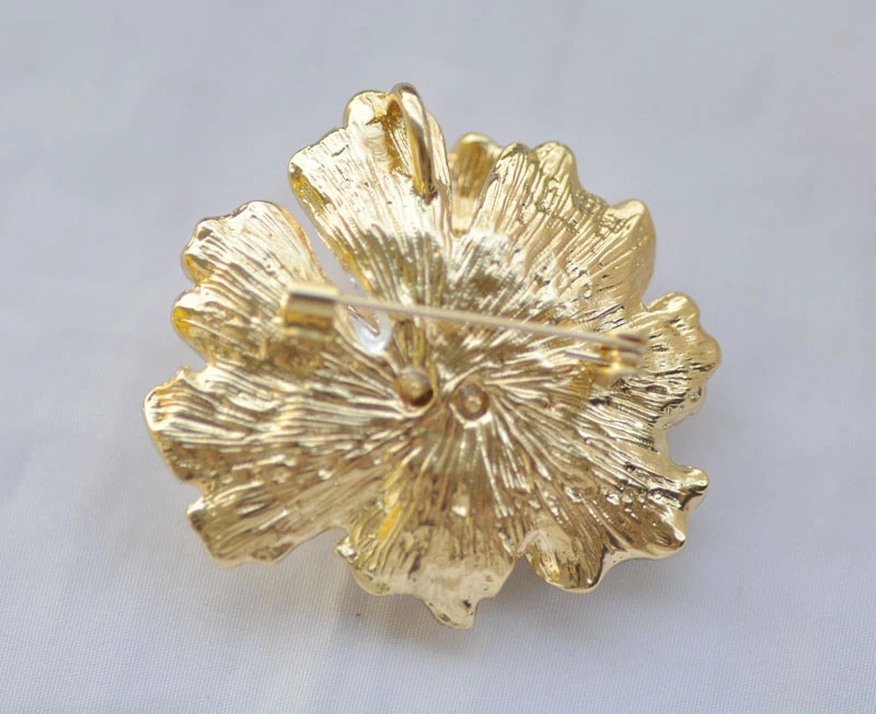 Broche y colgante de clavel de perlas redondas doradas de 12 mm concha del Mar del Sur Foto 4 de 4