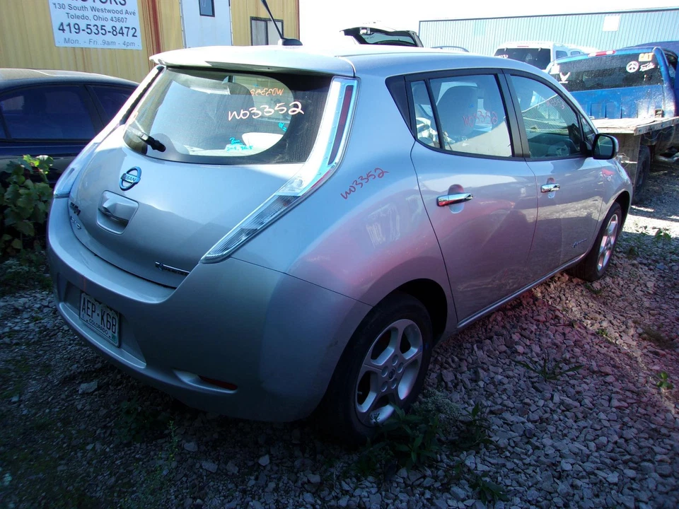 Used Front Left Door fits: 2011 Nissan Leaf electric Front Left Grade A Foto 3 de 4