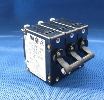 1pc used     Circuit breaker ICP30-N-25D1-200E-15 Circuit breaker 3P15A #A6-36