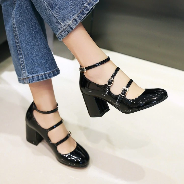 Taylor Swift Ushered in Her Single Era Wearing These Sleek Under-$150 Mary  Janes