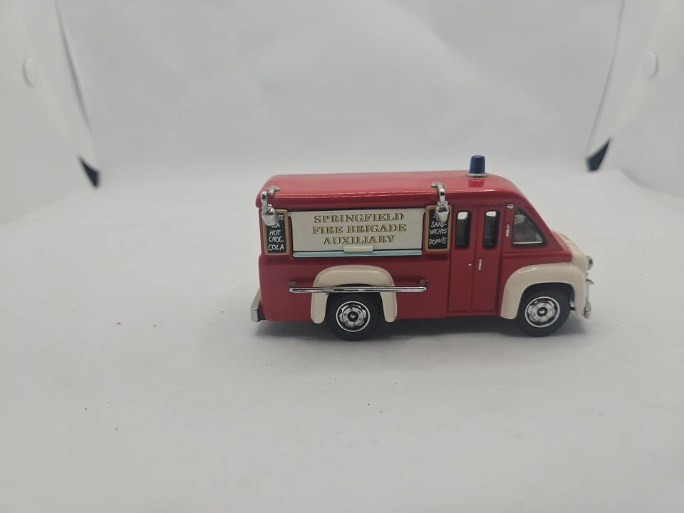 MATCHBOX YESTERYEAR, 1:43,YFE16, DODGE ROUTE VAN SPRINGFIELD FIRE #FT3 - Image 3 of 4