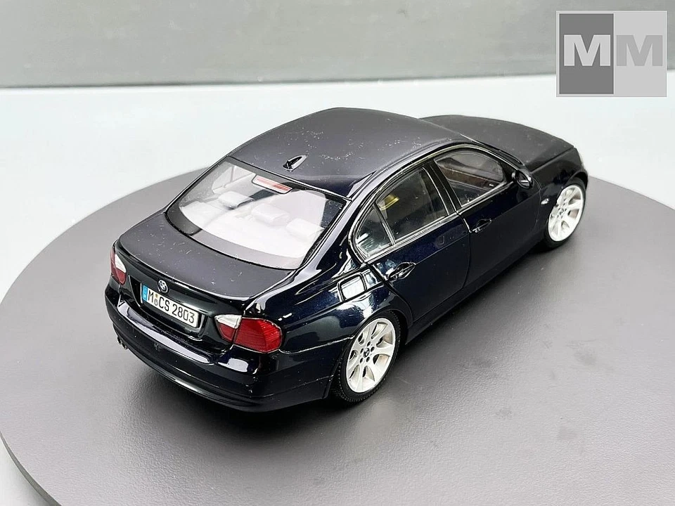BMW 3 E90 2005 1/18 KYOSHO - Photo 2/4