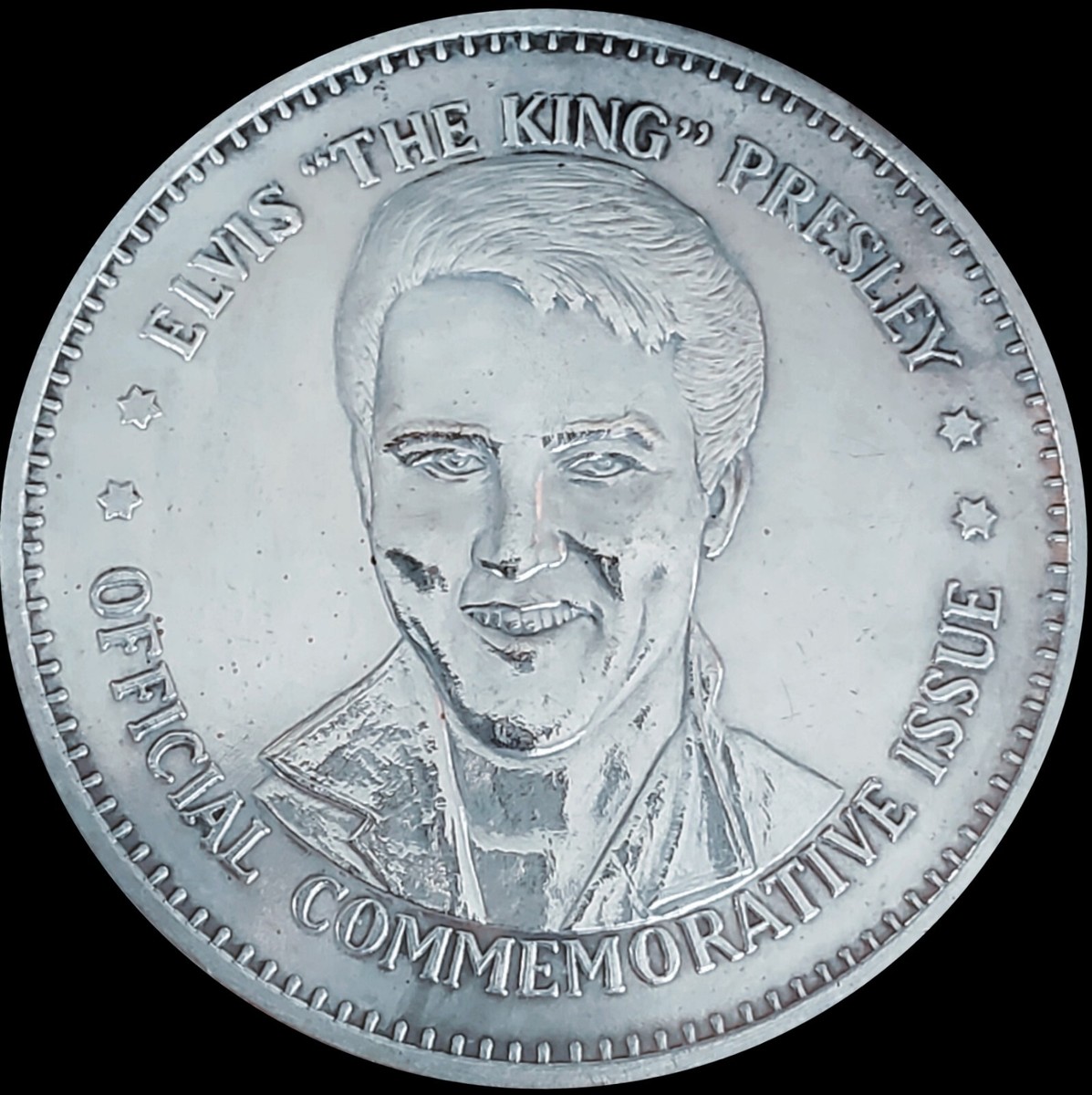 Queen Ⅱ / Elvis Presley Elvis Presley needs no introduction - the icon that he is