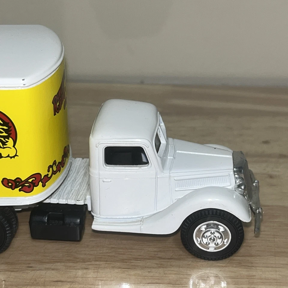 Camión Ford ERTL Ringling Bros. And Barnum & Bailey 1937 entrega semi banco RARO Foto 2 de 4