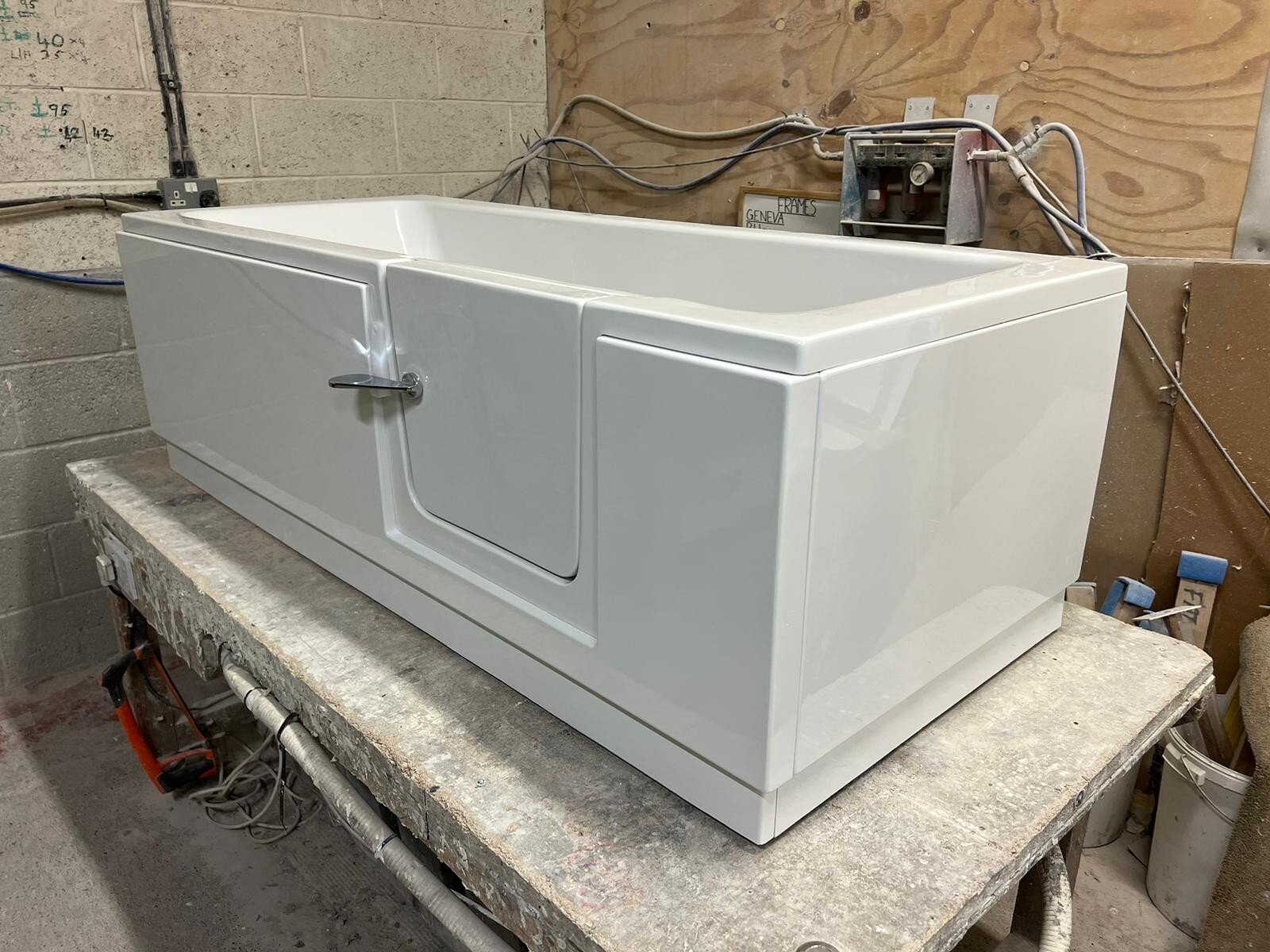 British Baths Empress WalkIn Bath No Seat Left or Right Door Factory Shop eBay