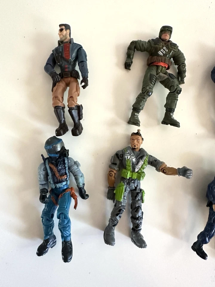 Lote de figuras de acción y figuras de acción surtidas de Lenard The Corps ver fotos Foto 2 de 3